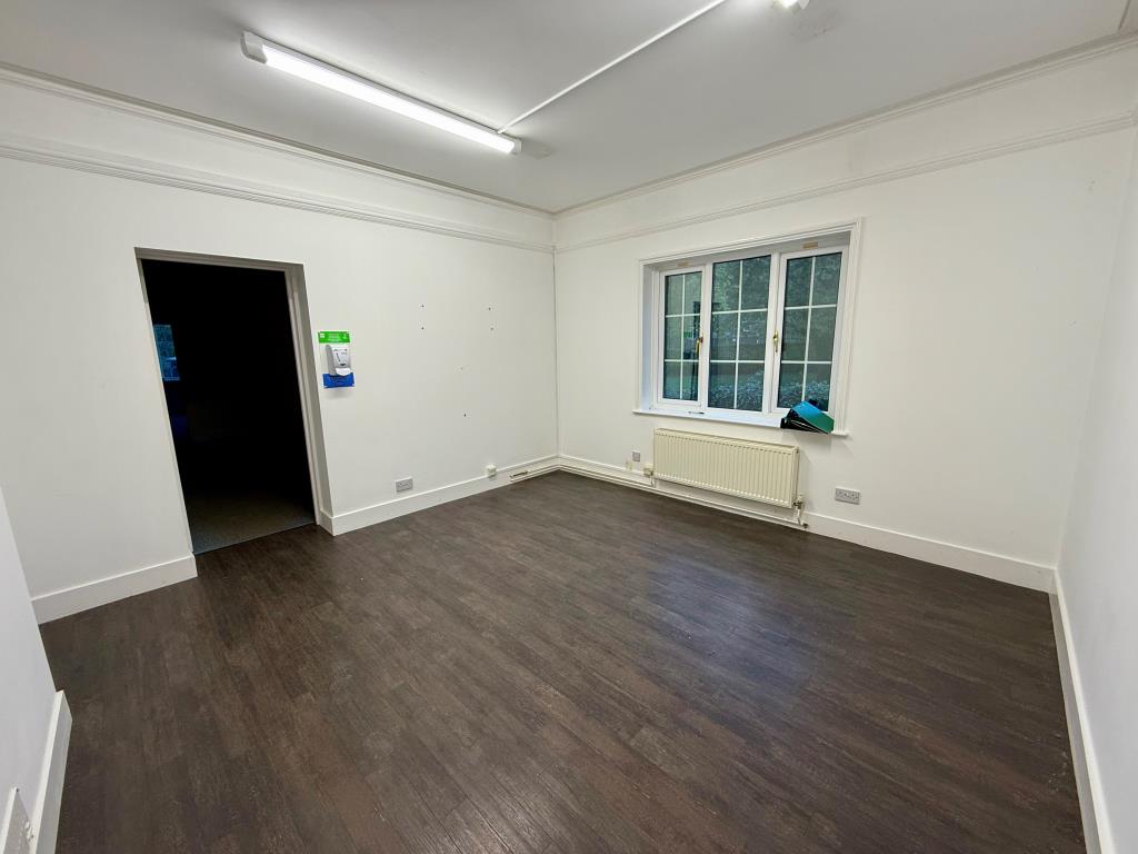 Lot: 153 - OFFICE WITH PLANNING FOR THREE HOUSES - Room